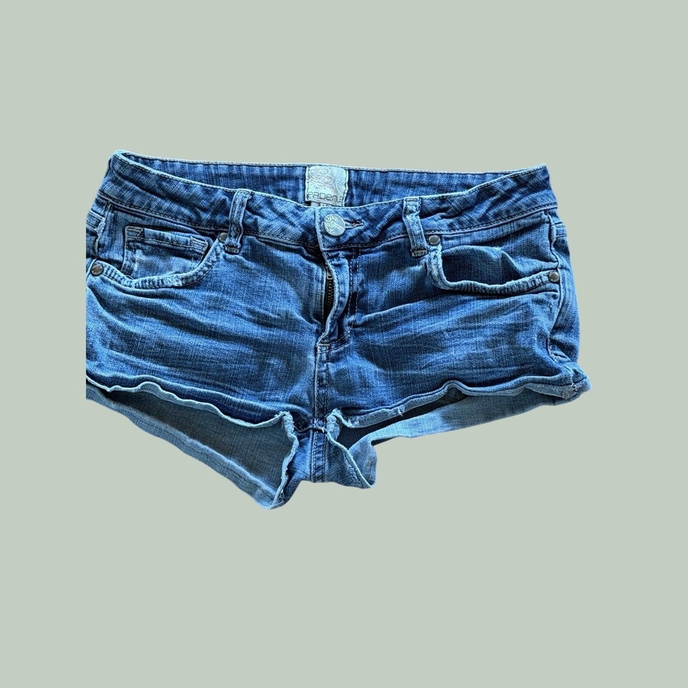 Arden B. low-rise distressed denim hot shorts Y2K 2000's short cheeky 10